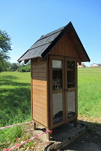 Samoobslužná prodejní boudičky zdejší farmy