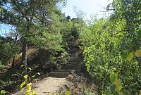 Po 17 schodech pokračujeme k vrcholu