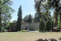 Tupadly - zámek Slavín