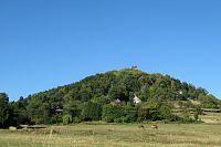 Takhle vypadá Starý Berštejn z dálky