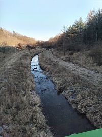 Klabava teče do vodní nádrže Ejpovice