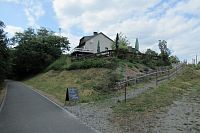 Občerstvení je v bývalém drážním domku