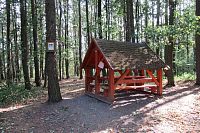 U kaple 14 svatých Pomocníků v nouzi