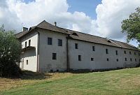 Velká Polom - sýpka u zříceniny vodní tvrze Milotička