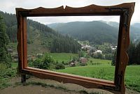 Vyhlídka přes sjezdovku na hotel Galik a okolí