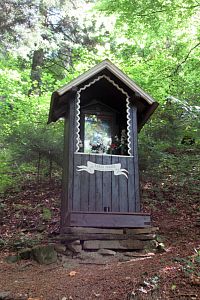 U poutního místa je ještě malá kaplička