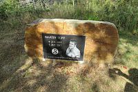 Pamětní deska u chaty