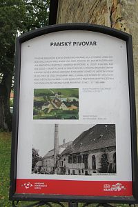 Takhle vypadají tabule u každé památky