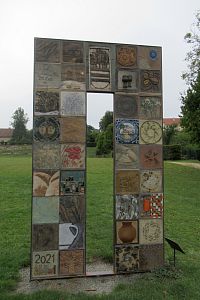 Panská zahrada - kKeramická brána