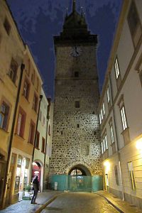 Zelená brána při pohledu z Perštýnského nám.