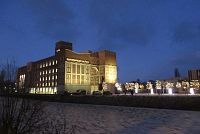 Automatické mlýny při večerním osvětlení