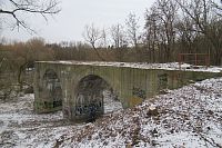 Dvouoblouk bývalého cvičného železničního mostu