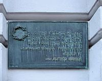 Smilova ulice 405,  5. zastavení kratšího okruhu - smrt Alfréda Bartoše a 9. zastavení delšího okruhu