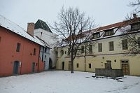 Trojúhelníkový barbakán, tzv. Příhrádek