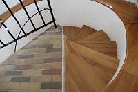 Už se vracíme. Schody jsou fakt pohodlné