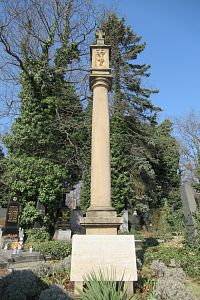 Malvazinky - barokní sloup - gnomická památka