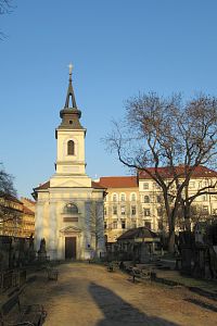 Malostranský hřbitov - kostel Nejsvětější trojice