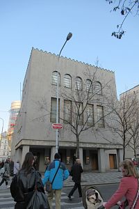 Plzeňská ulice - synagoga