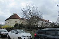 Kaple sv. Martina s nedostavěným klášterem servitů