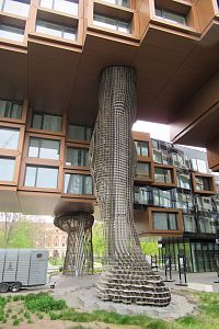 Noha Adamova a Ruka archanděla Gabriela