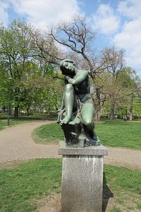 Kaizlovy sady - socha Vzpomínka