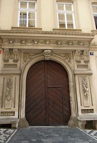 Malostranské náměstí - bývalé jezuitské gymnázium