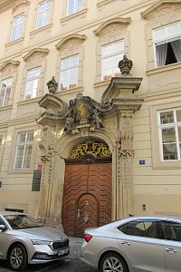Sněmovní ulice - bývalý místodržitelský palác