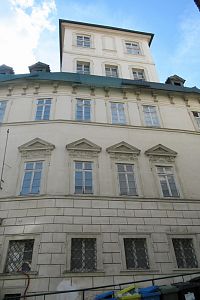 Sněmovní ulice - Palác Schützenů
