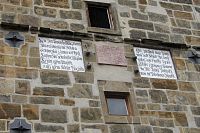 Historické tabulky na vodárenské věži