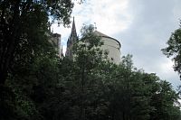 Prašná věž a špičky katedrály sv. Víta