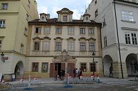 Loretánské náměstí - restaurace  U Černého vola