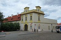 Loretánské náměstí - Malý Černínský palác - bývalá jízdárna