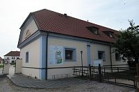 Všeradice - bývalý zámek - dnes Dvůr Všerad