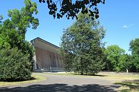 Anglický park se skleníkem