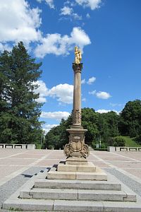 Mariánský sloup na nádvoří