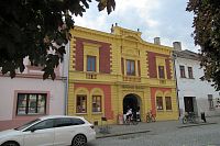 Náměstí - restaurace Esko bar