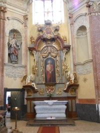 Kostel Sv.Jana Nepomuckého - boční oltář