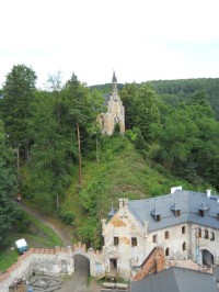 Pohled z věže - na hrad a zámeckou kapli