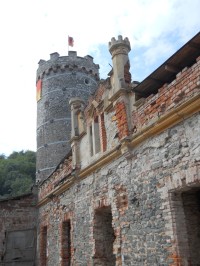Jihozápadní  palác s věží 