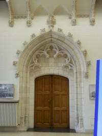 V hale v budově zemského soudu