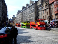 Edinburgh - po High Street k hradu