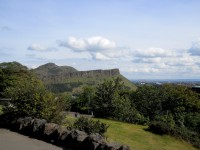 Pohled z Calton Hill na jih - bývalá sopka