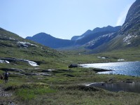 Od jezera Alnesvatnet do údolí