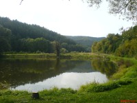 Pohled na rybník a Mírovecké údolí