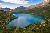 Lago di Scanno sole - Abruzzo  -GettyImages-668026966