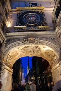 Hodinová brána se středověkým orlojem