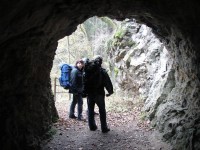 skalní tunel na trase
