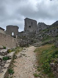 Katarský hrad Peyrepertuse