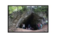 Jeskyně pračlověka v údoli Salajka