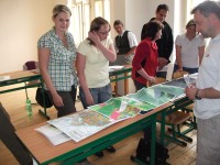Studenti se seznamují i s lesnickými  porostními  mapami 